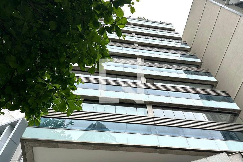 Apartamento mobiliado de 2 quartos em condomínio com piscina — photo 42