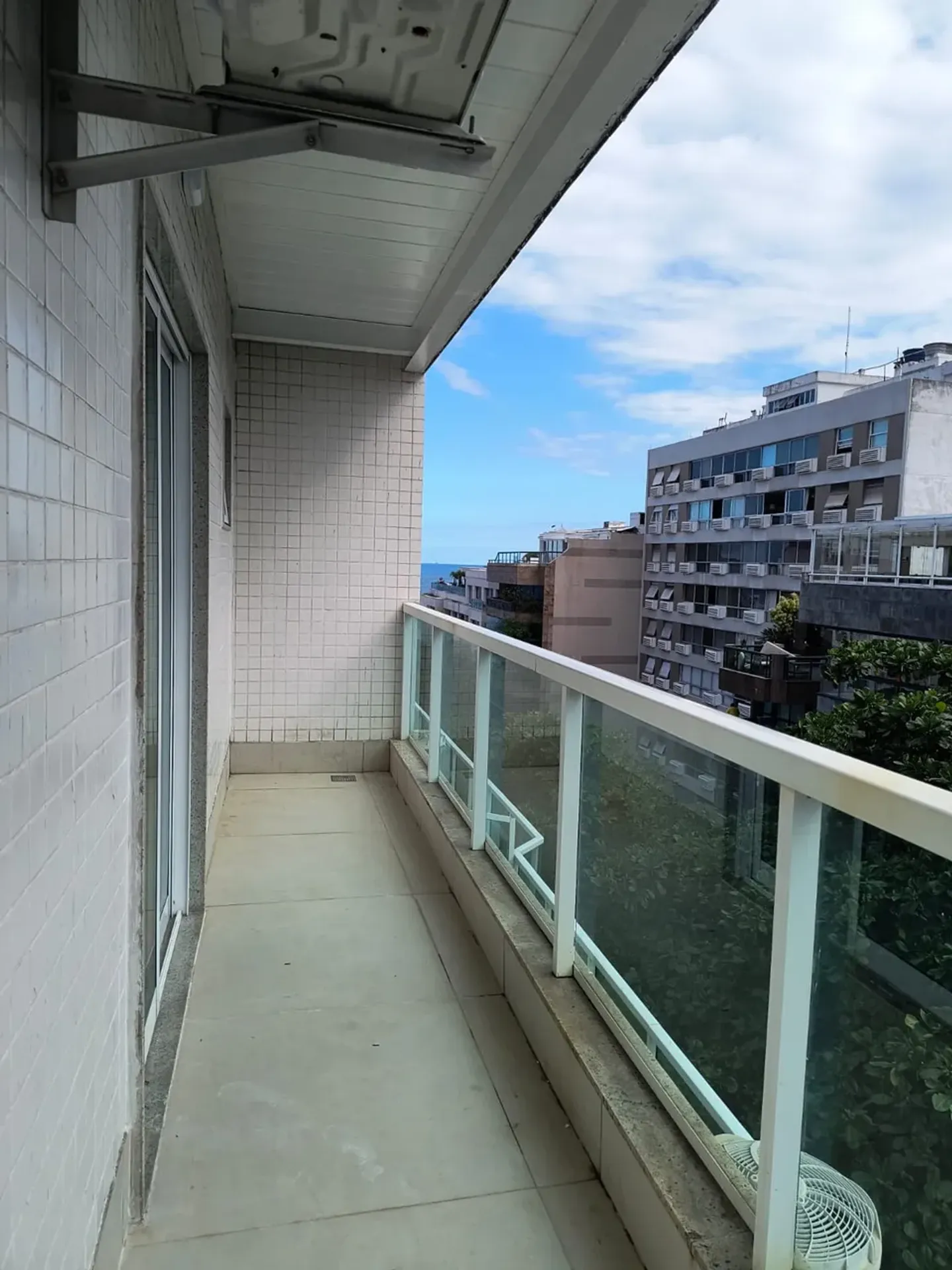 Rooftop apartment with 3 bedrooms and 1 bathroom — photo 8