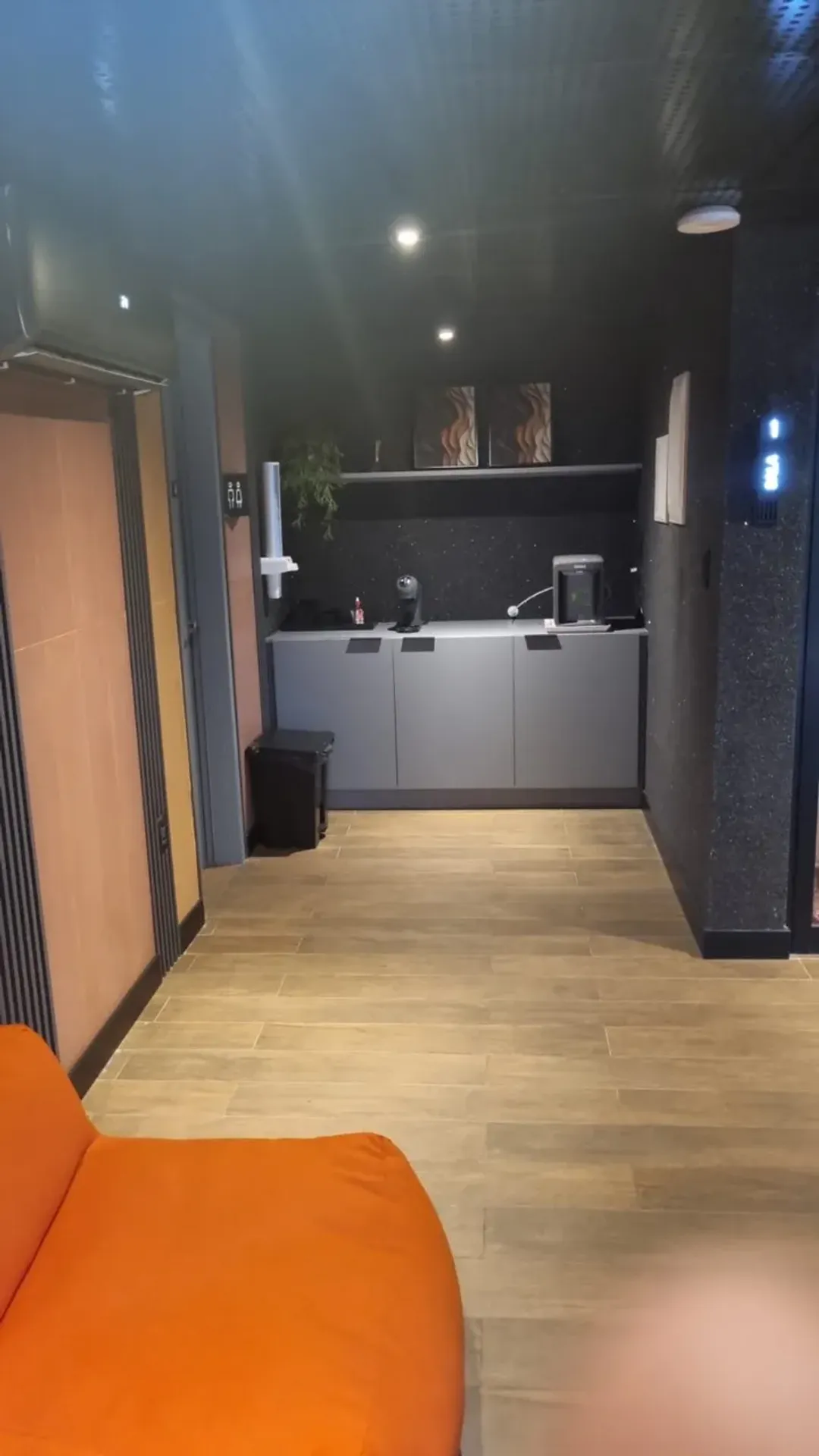 Вид на воду та 1 спальня: квартира 19 м² — photo 11
