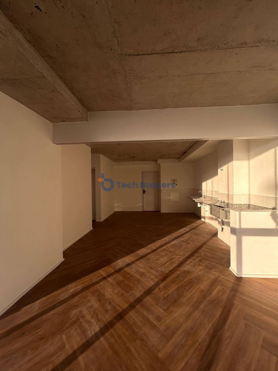 2-bedroom apartment with a glass-enclosed balcony — photo 16