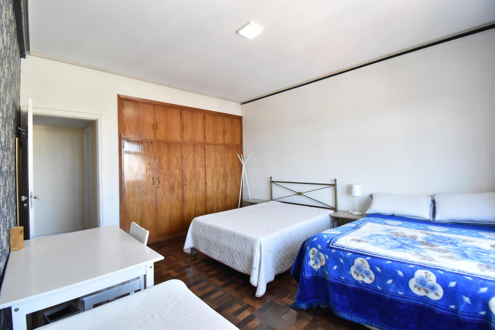 Bañera y 3 dormitorios: departamento de 219 m² — photo 46