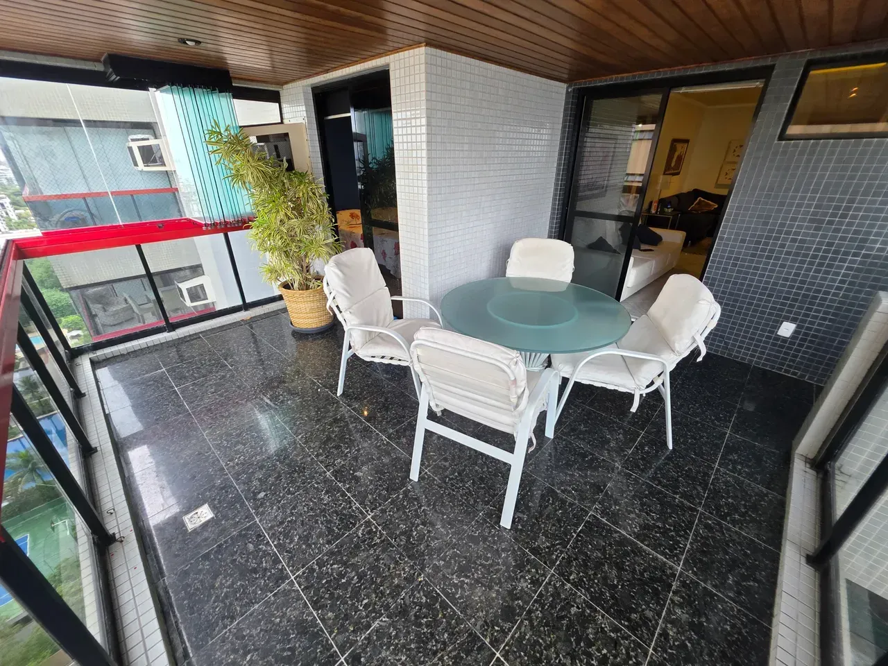 Furnished 2-bedroom apartment with 3 bathrooms — photo 16