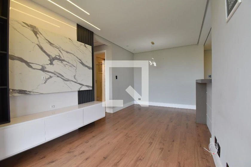 2 quartos e janelas do piso ao teto: apartamento de 62 m²