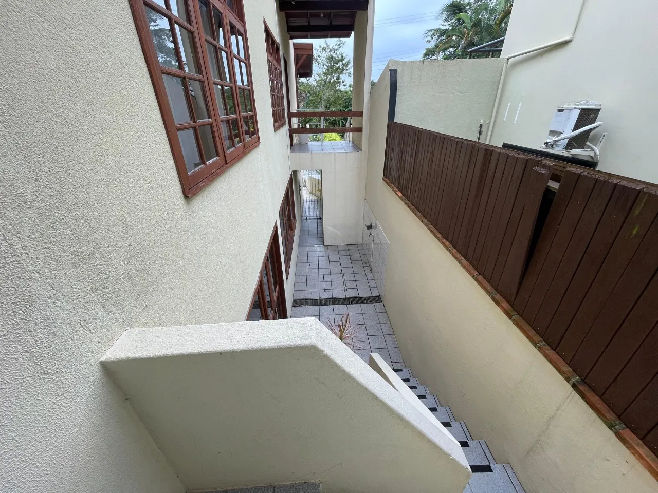 Furnished house with private garden and BBQ — photo 34
