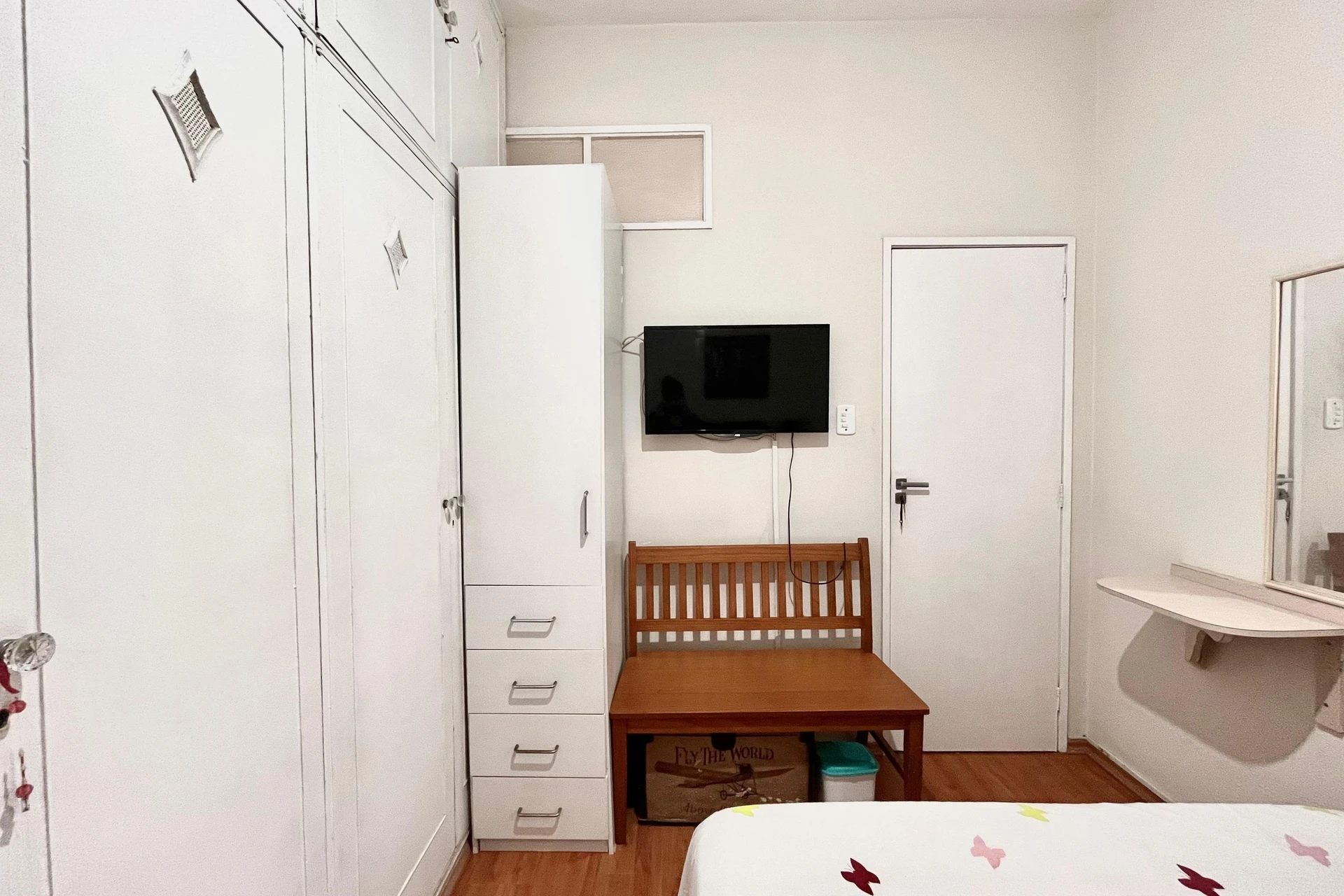 Furnished 1-bedroom apartment with 1 bathroom — photo 9