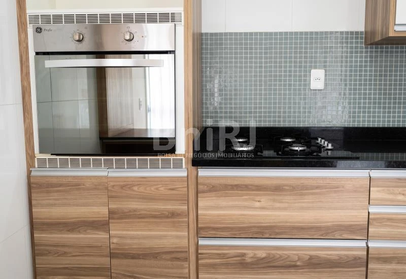 3-bedroom apartment in a building with a pool — photo 11