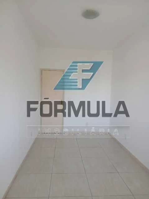 One-bedroom apartment in a building with a gym — photo 19