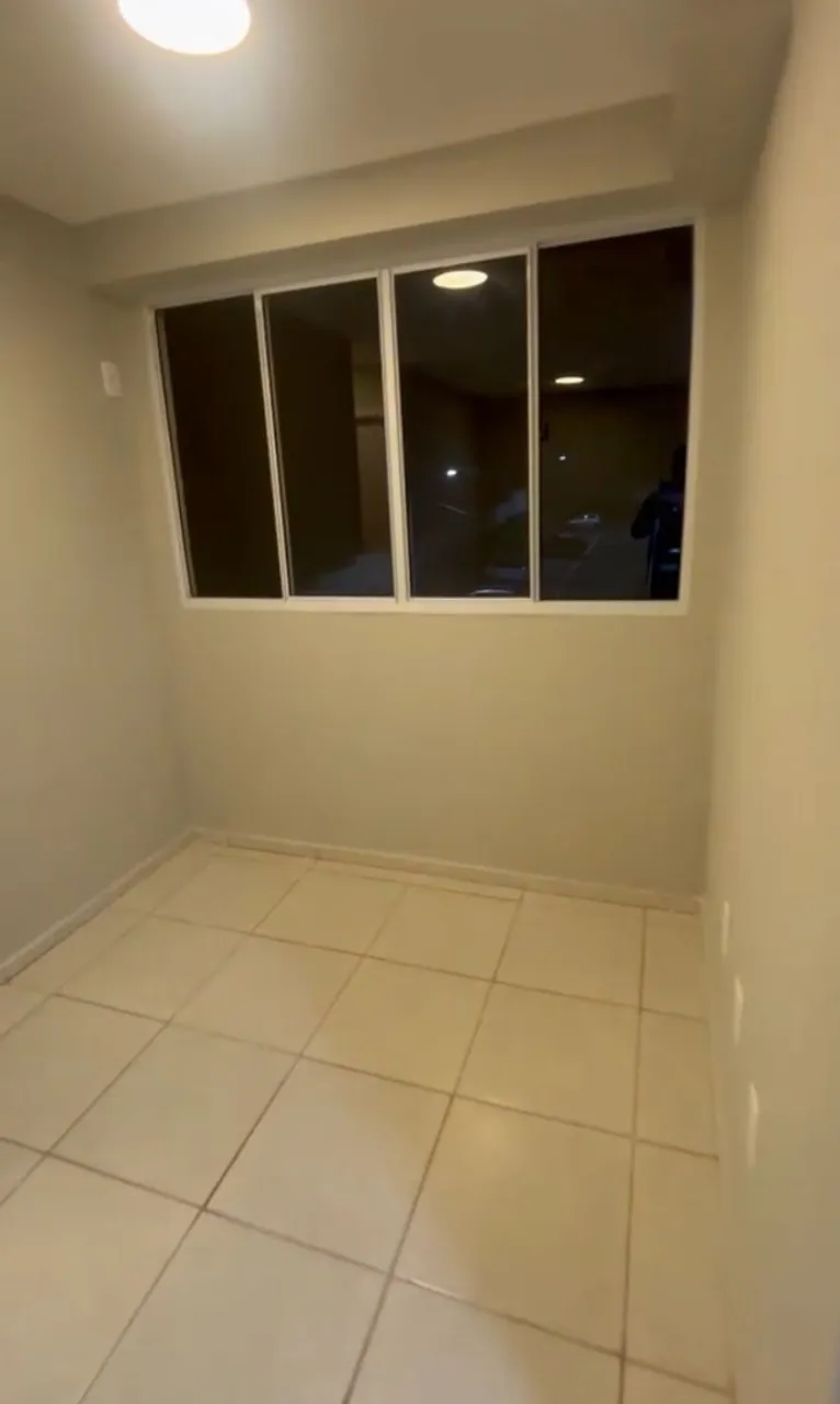 2-bedroom apartment in a building with a gym — photo 5