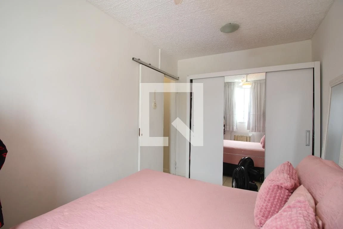 Furnished apartment with open-plan kitchen and 2 bedrooms — photo 6