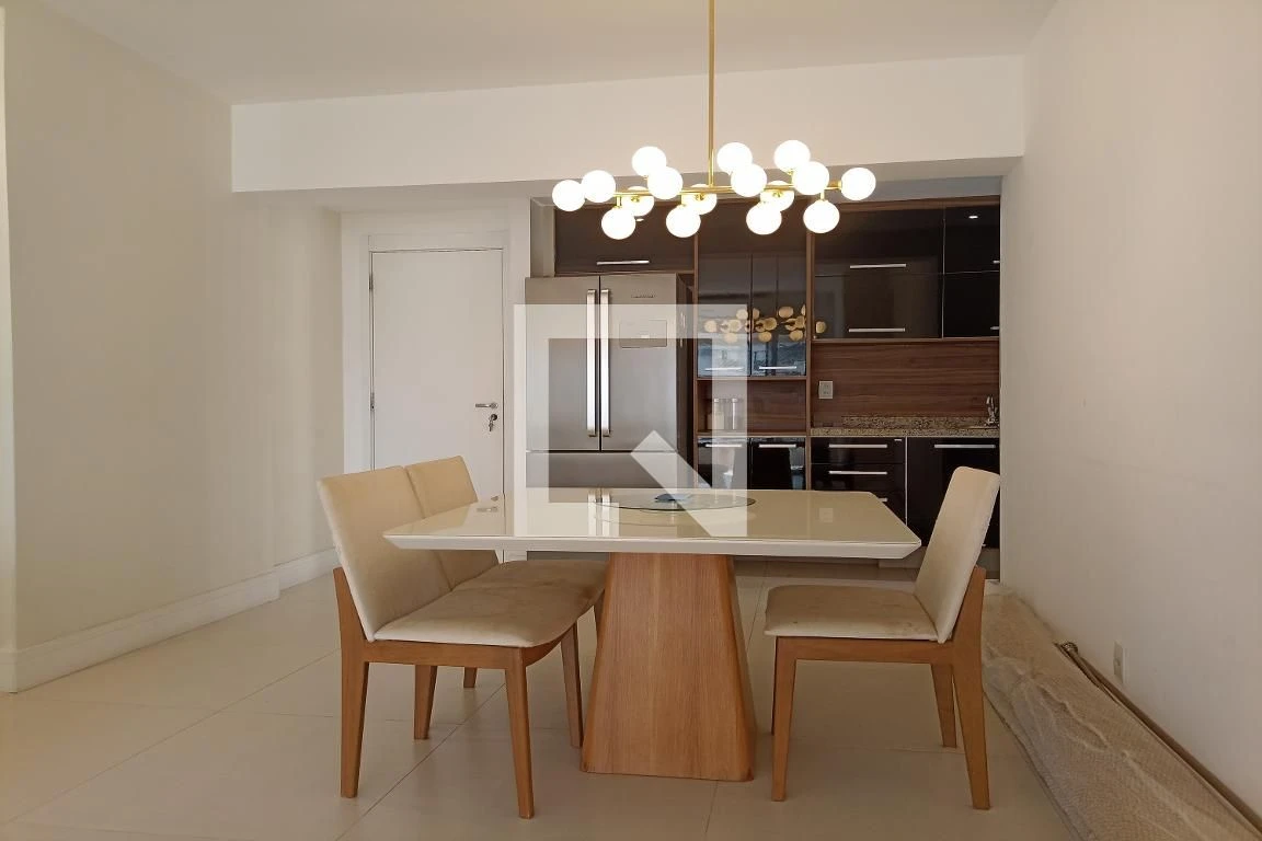 Furnished 3-bedroom apartment with 3 bathrooms and balcony — photo 48