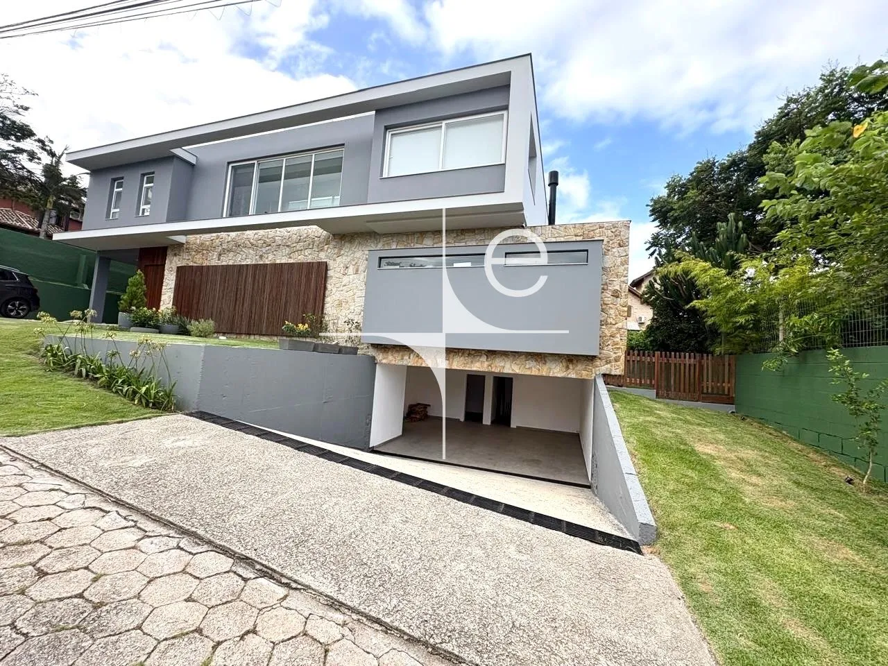 Furnished house with 4 en-suite bedrooms, balcony — photo 21