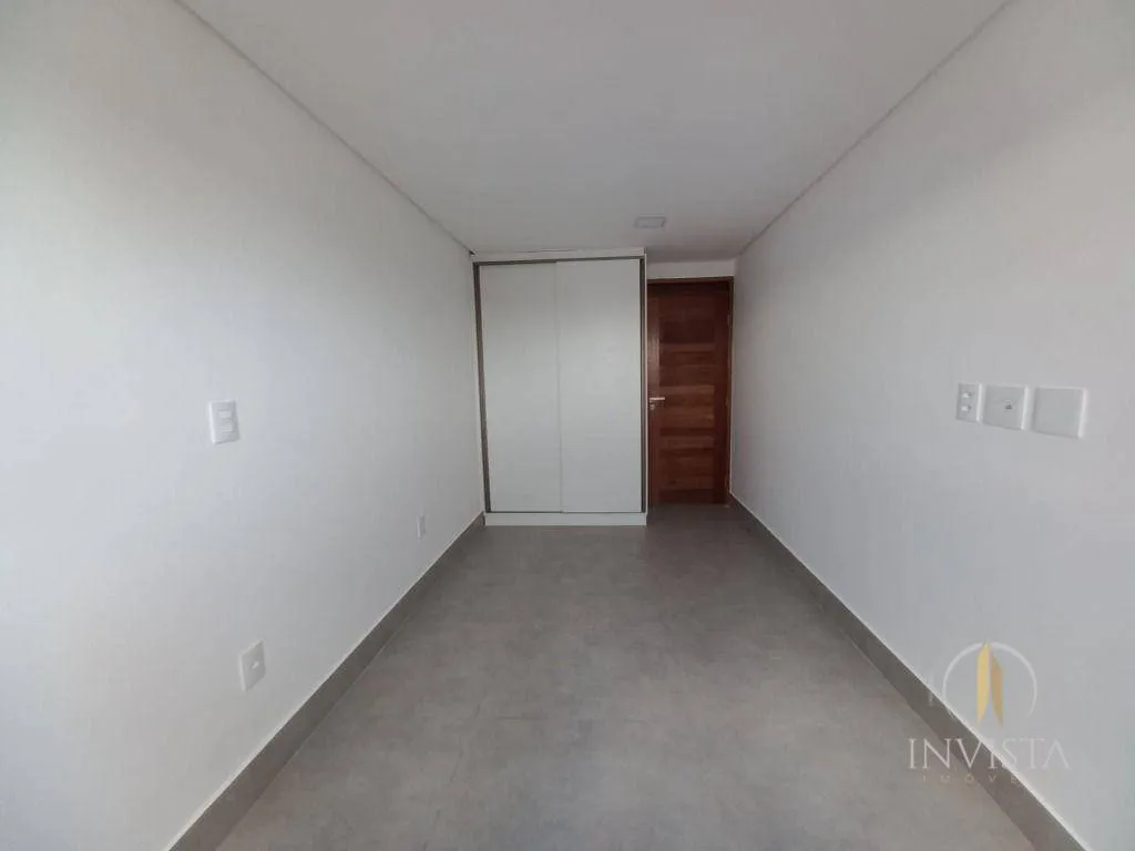 4 en-suite apartment with a balcony, 145 m² — photo 11
