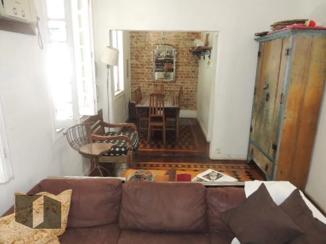 259 m² house with 5 bedrooms and a balcony grill — photo 15