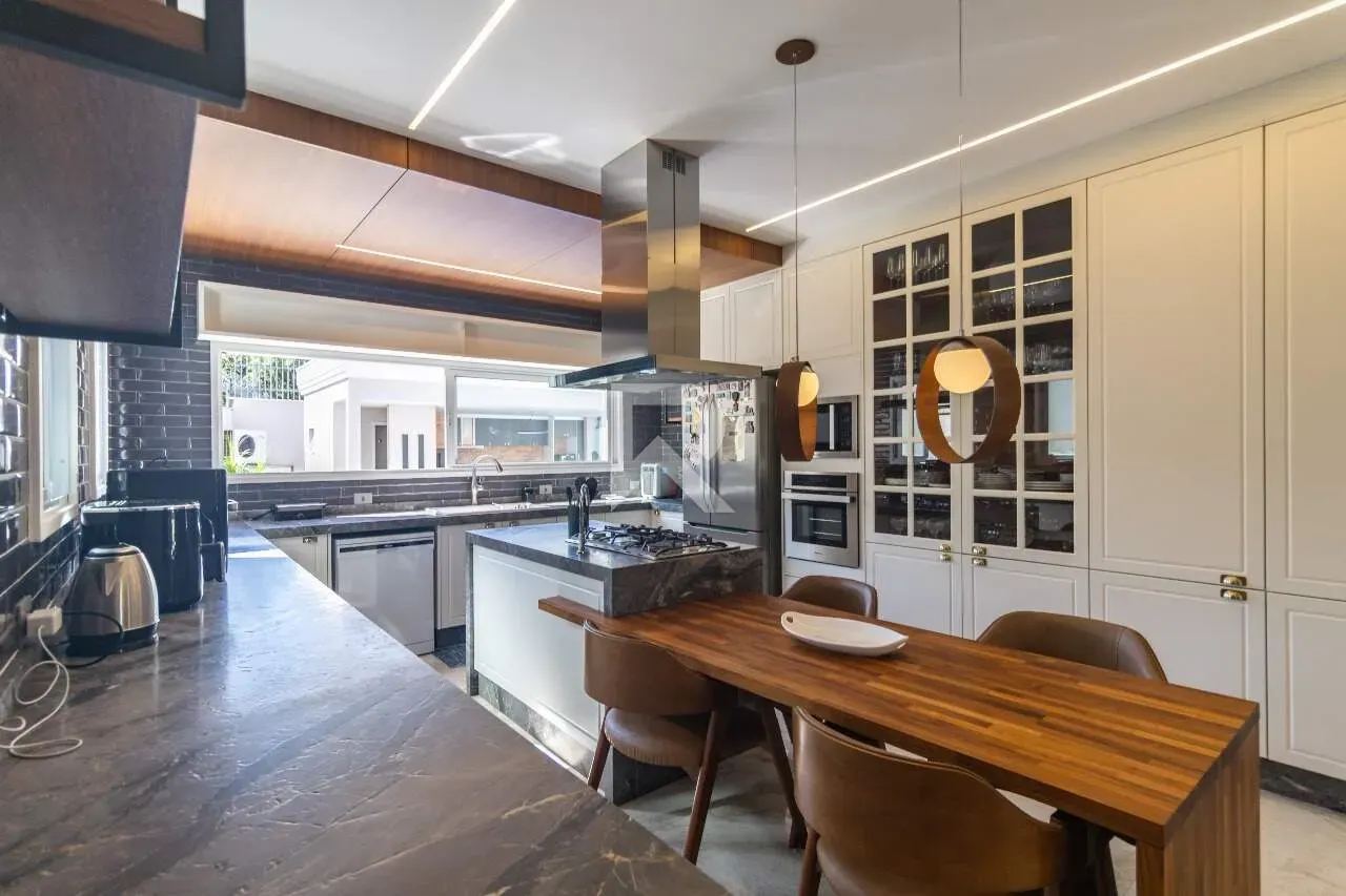 House with 4 en-suite bedrooms and private BBQ — photo 8