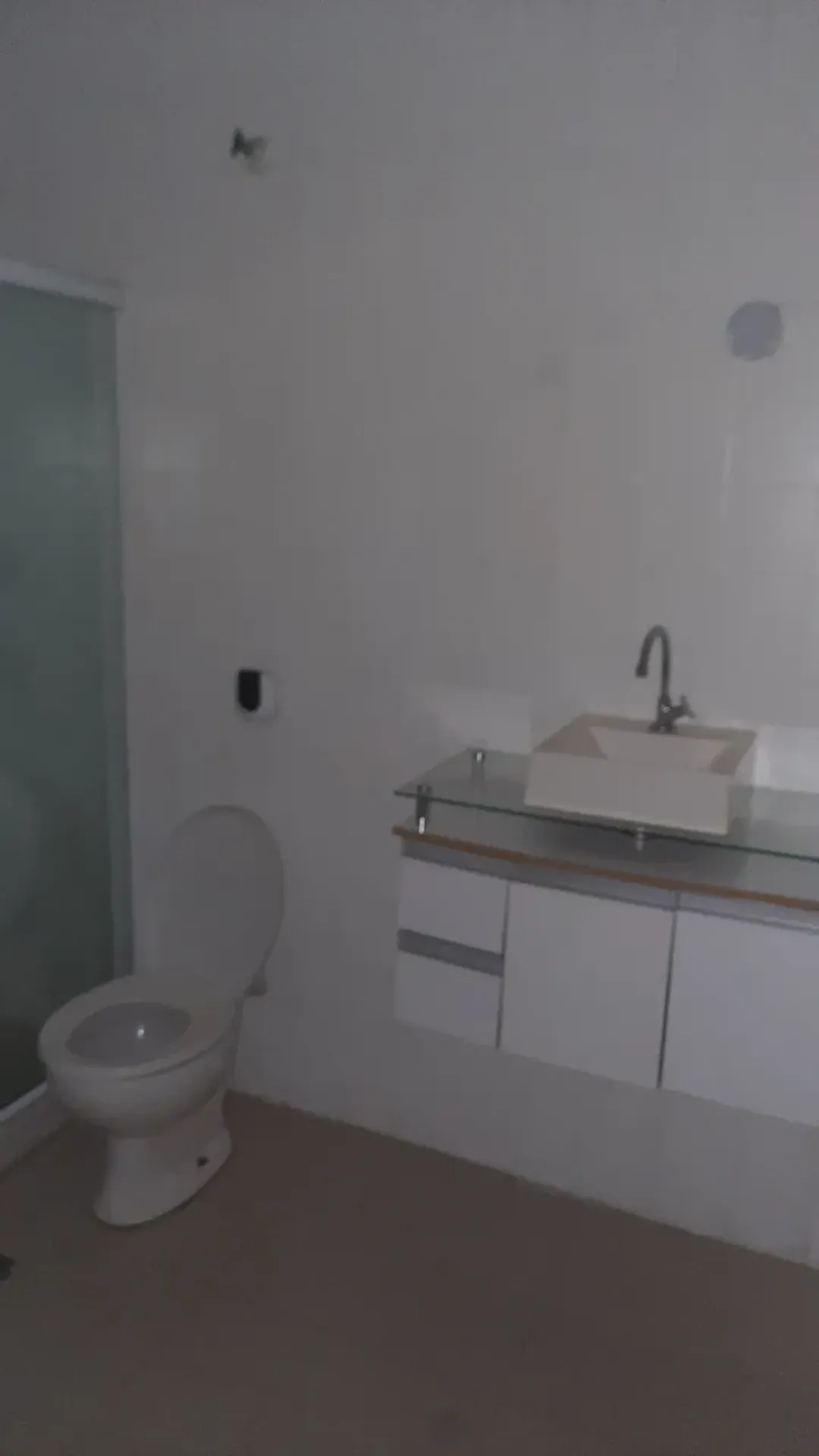 Walk-in closet in a 2-bedroom apartment, 95 m² — photo 6