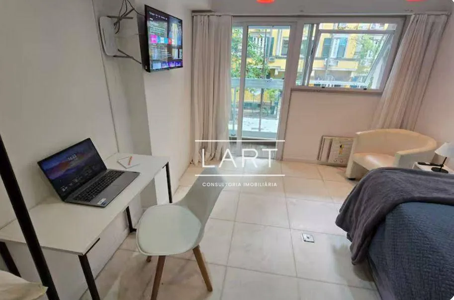Furnished apartment, 170 m², with a glass-enclosed balcony — photo 13