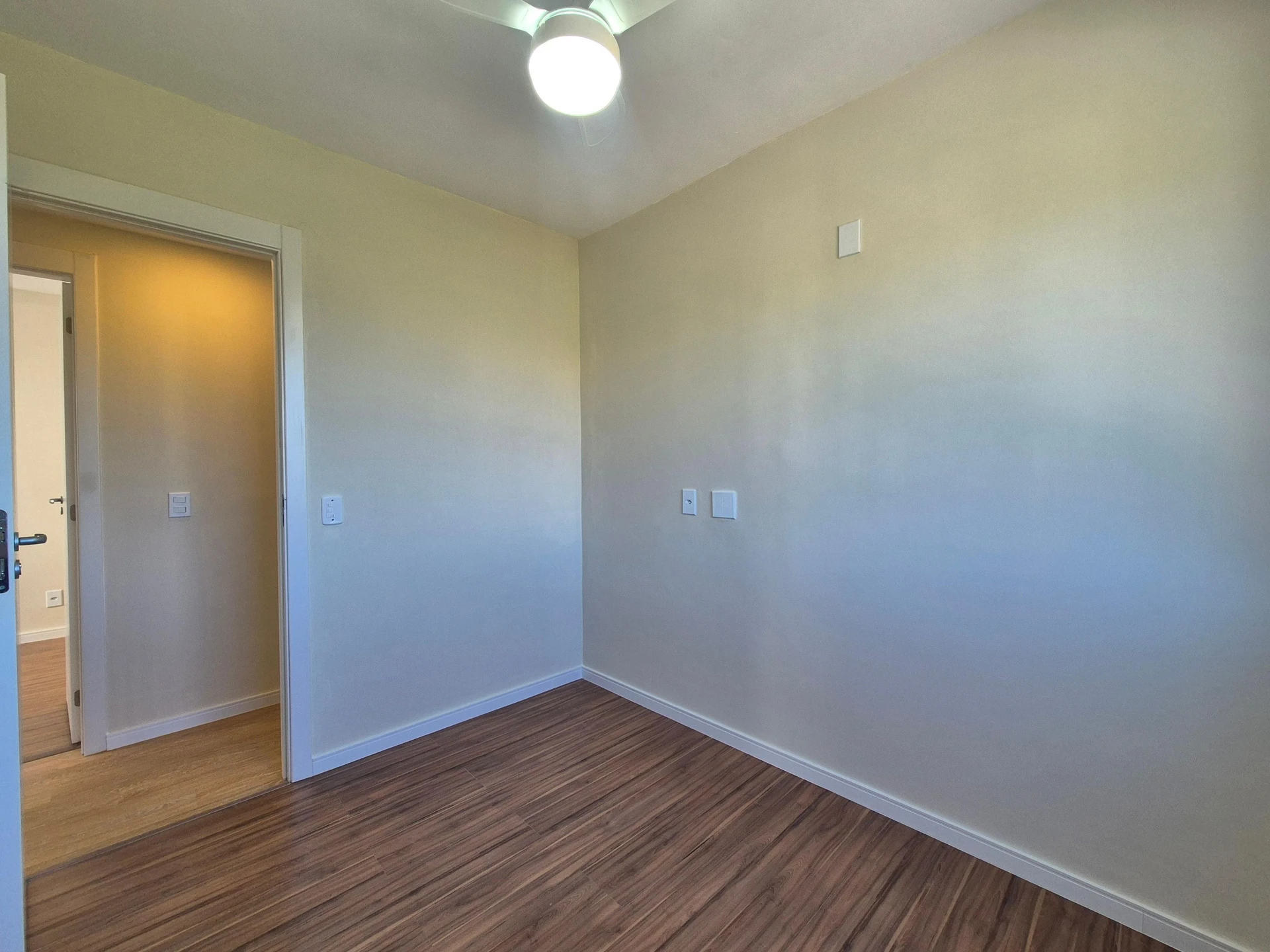 Apartamento com 3 quartos, 2 banheiros e varanda — photo 17