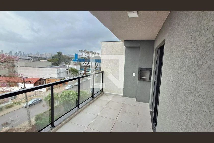 2-bedroom apartment with wood or laminate floors