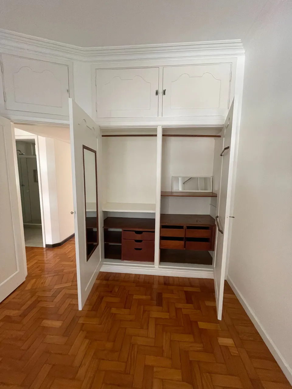 Apartment with open-plan kitchen, 3 bedrooms and parking — photo 17
