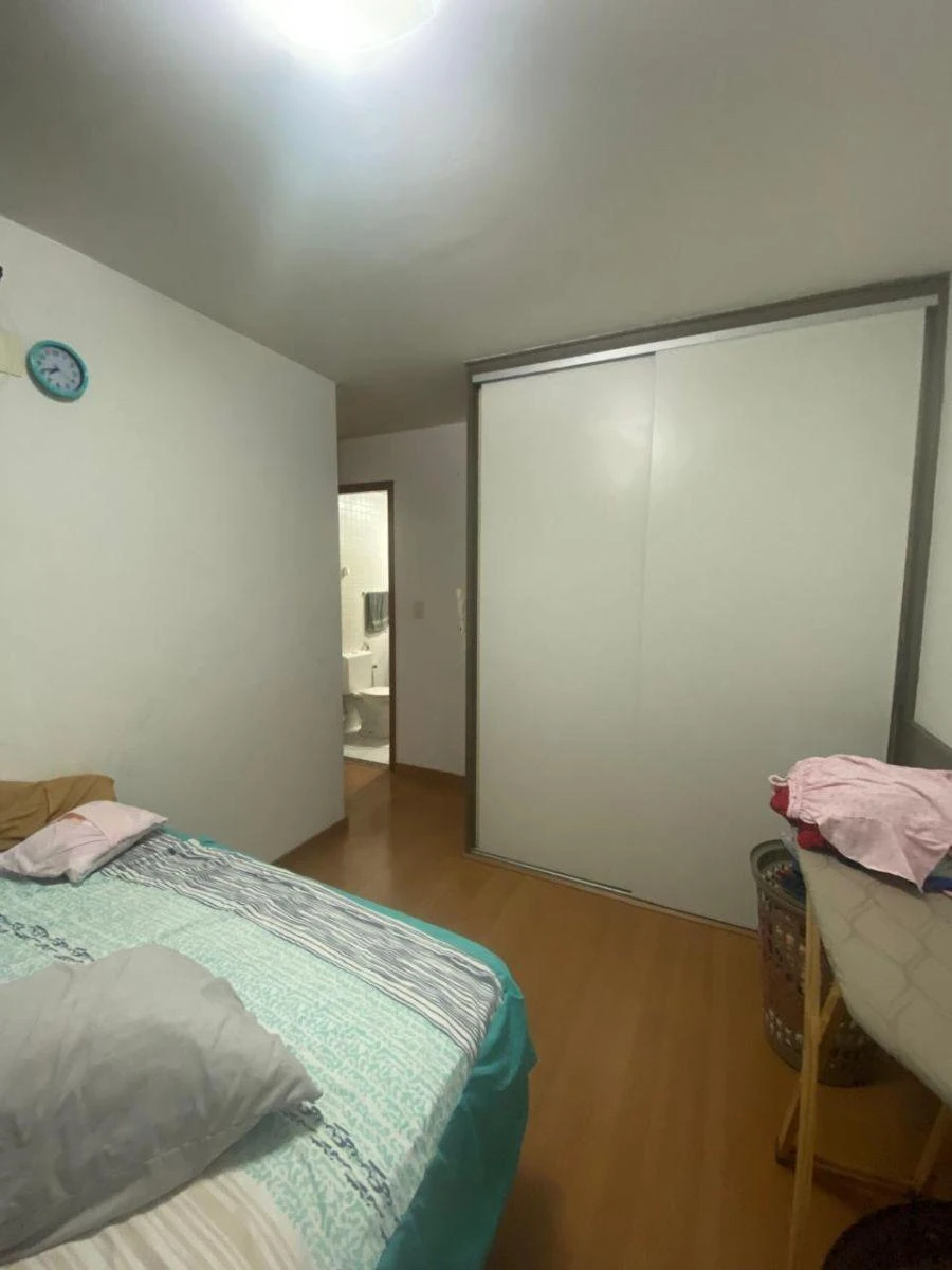 2-bedroom apartment with suite and balcony — photo 2