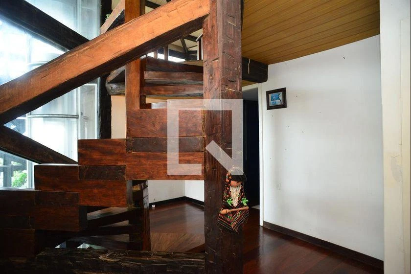 5-bedroom house with a water view — photo 43