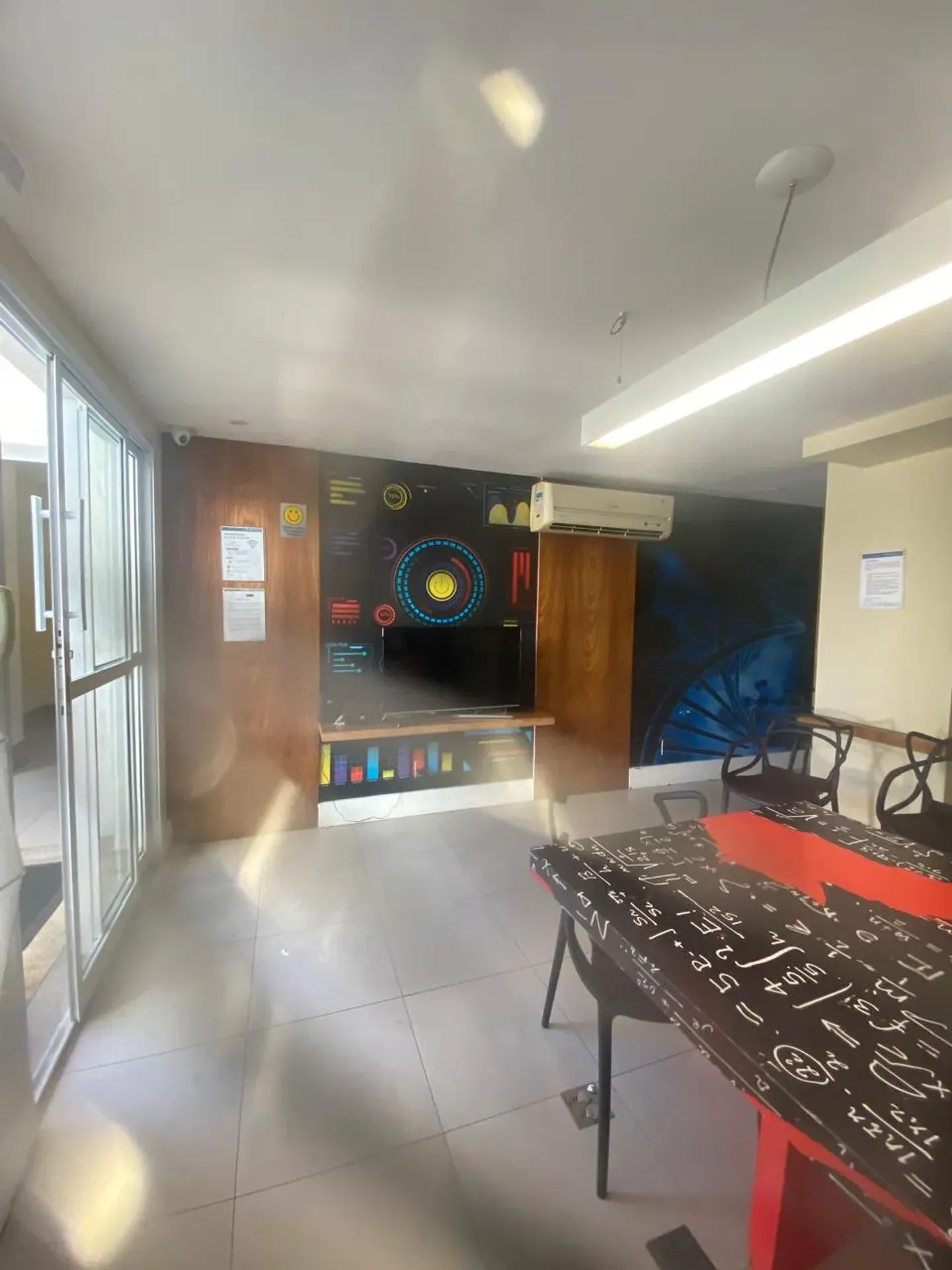 Apartment with 2 bedrooms and private garden — photo 18