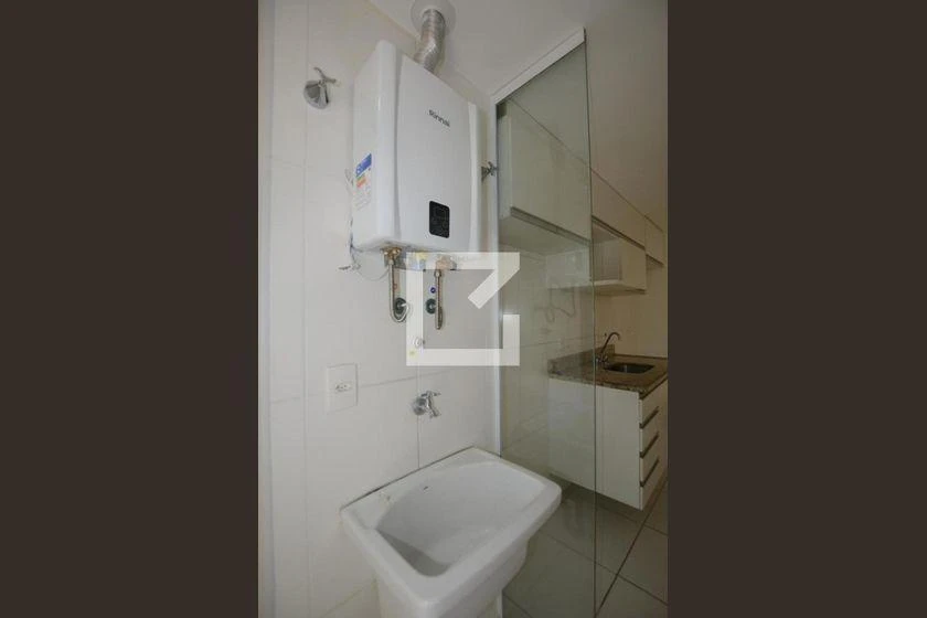 4-bedroom apartment in a building with a gym — photo 36