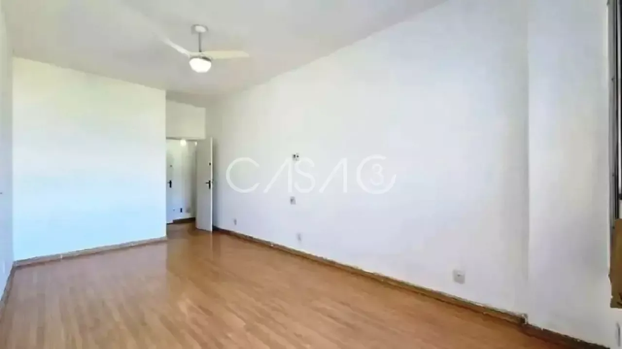 190 m² apartment with a walk-in closet and a water view — photo 3