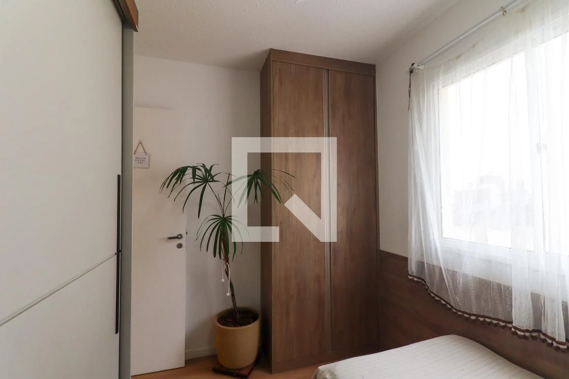 2-bedroom apartment with a glass-enclosed balcony — photo 9