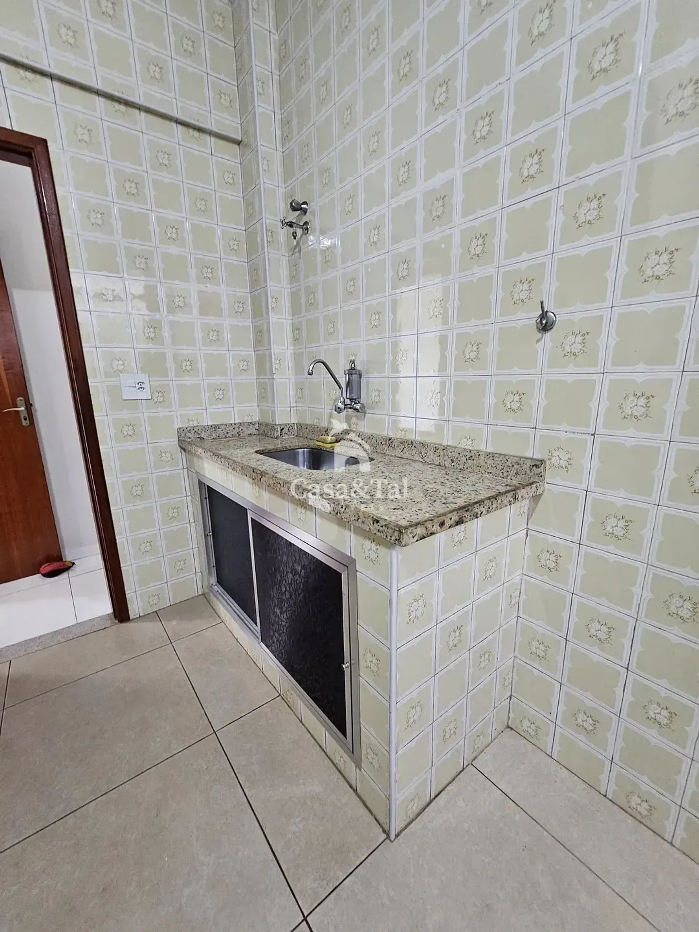 Unfurnished apartment with air conditioning and 3 bedrooms — photo 37