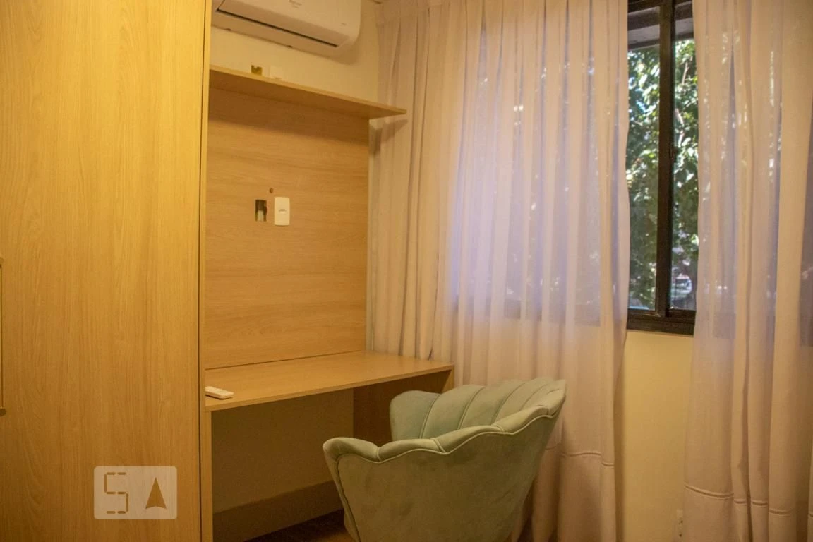 Furnished 2-bedroom apartment with enclosed glass balcony — photo 37