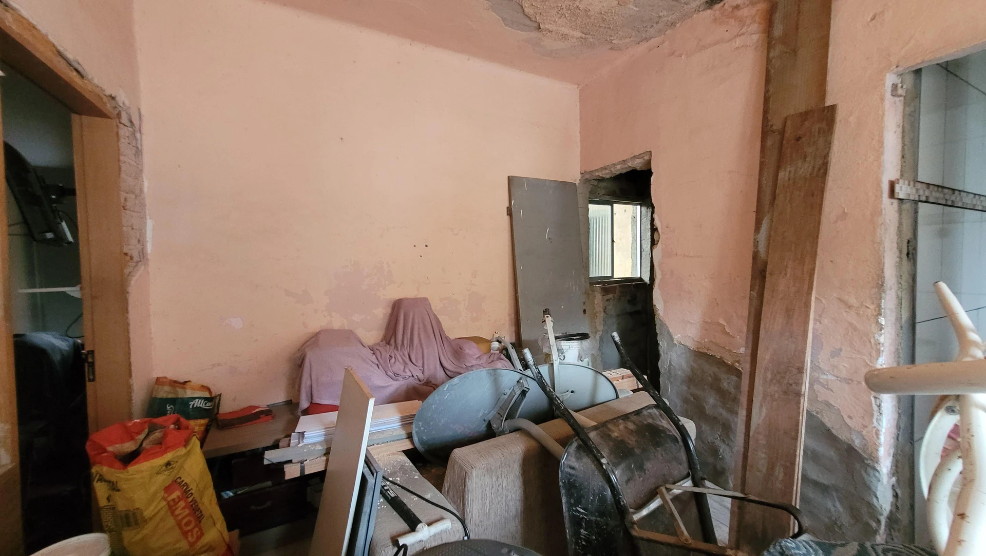 Немеблированный дом: 2 спальни и 1 ванная, нужен ремонт — photo 21