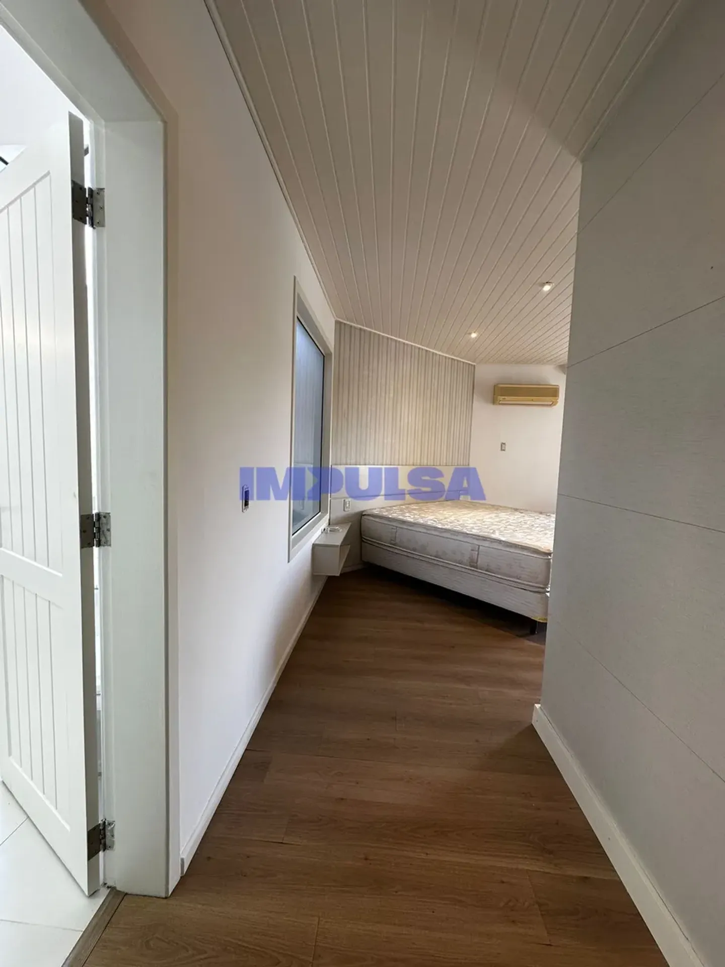 Ванна та 4 спальні: будинок 340 м² — photo 2