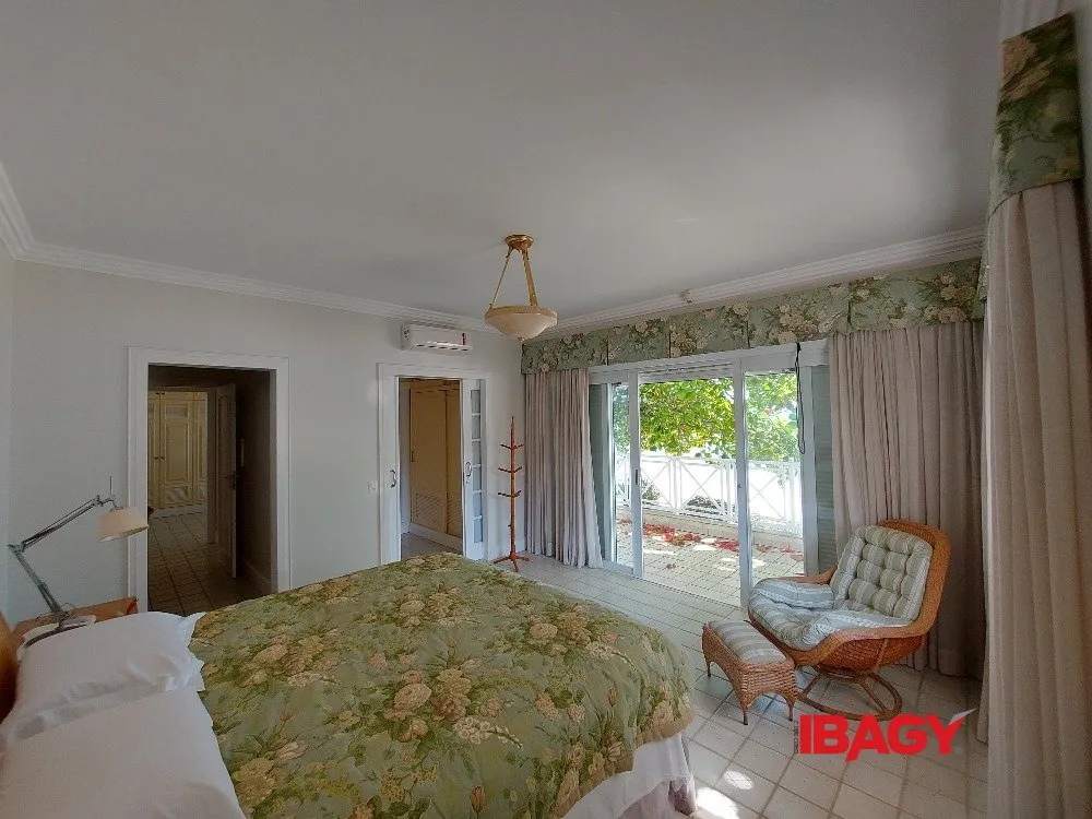 Меблированный дом 518 м² с 5 спальнями и 4 суитами — photo 20
