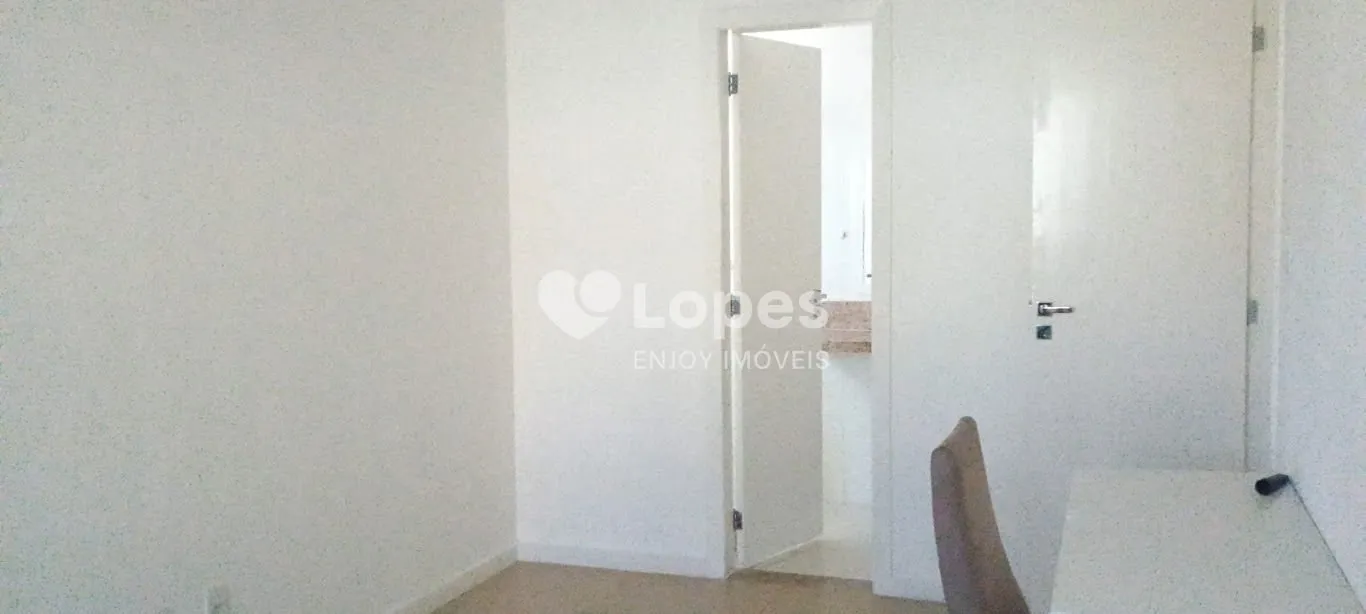 House with 5 bedrooms, 5 bathrooms and separate laundry — photo 28
