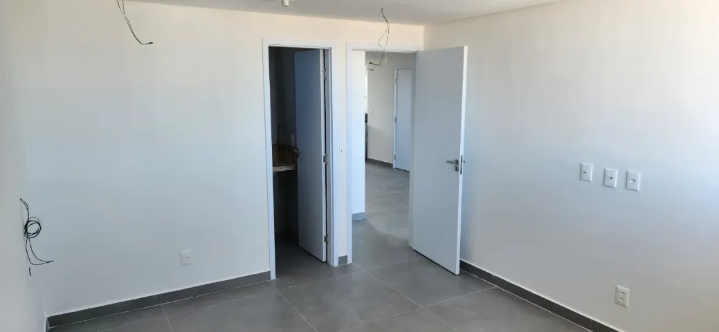 3-bedroom apartment in a building with a gym — photo 2