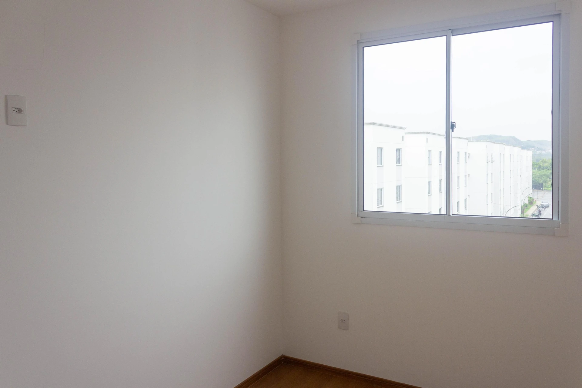 Деревянный пол или ламинат и 2 спальни: квартира 44 м² — photo 23