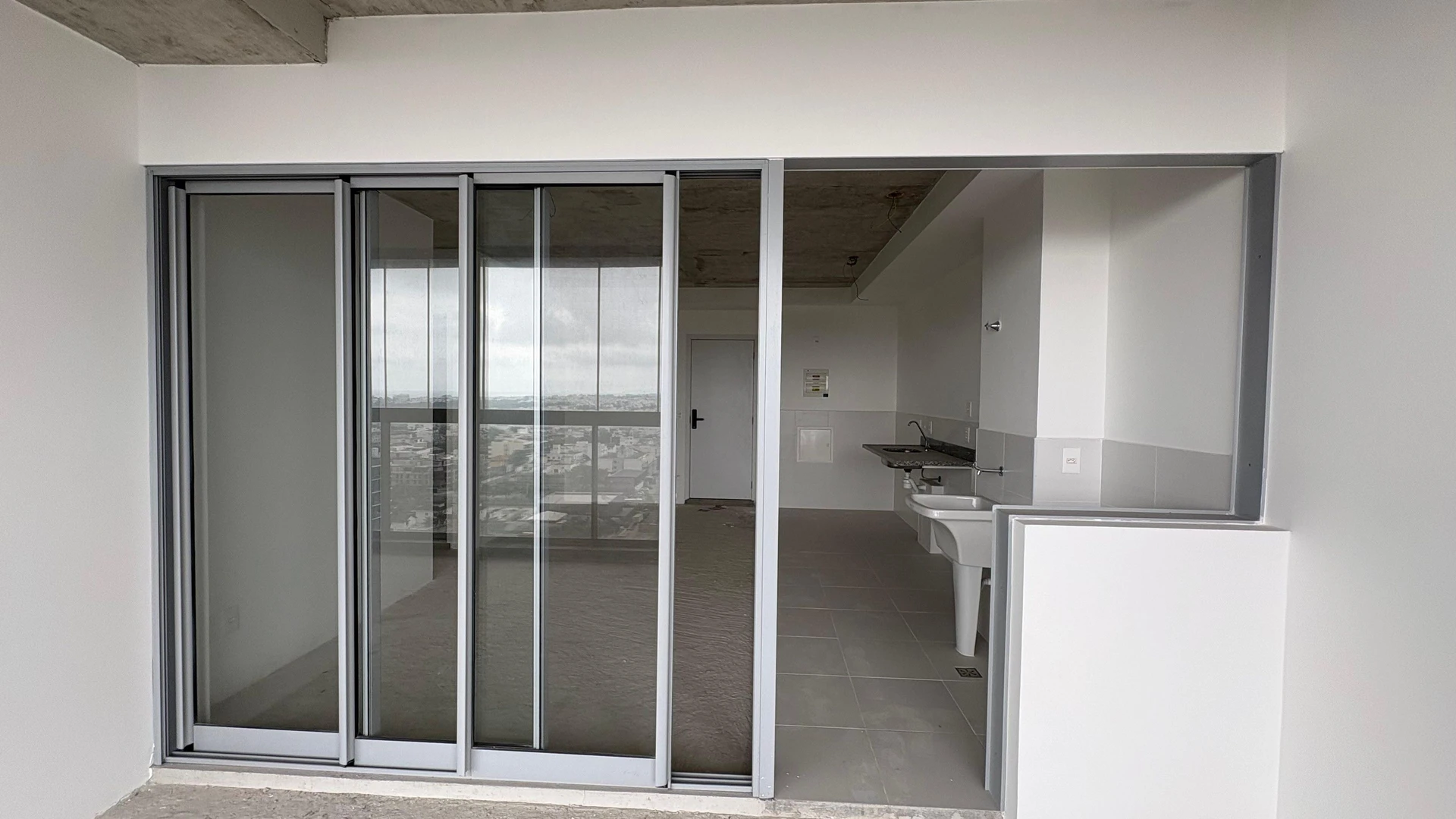 2-bedroom apartment with a mountain view in Rio de Janeiro — photo 7