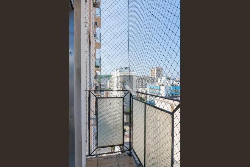 2-bedroom apartment with a mountain view in Rio de Janeiro — photo 8