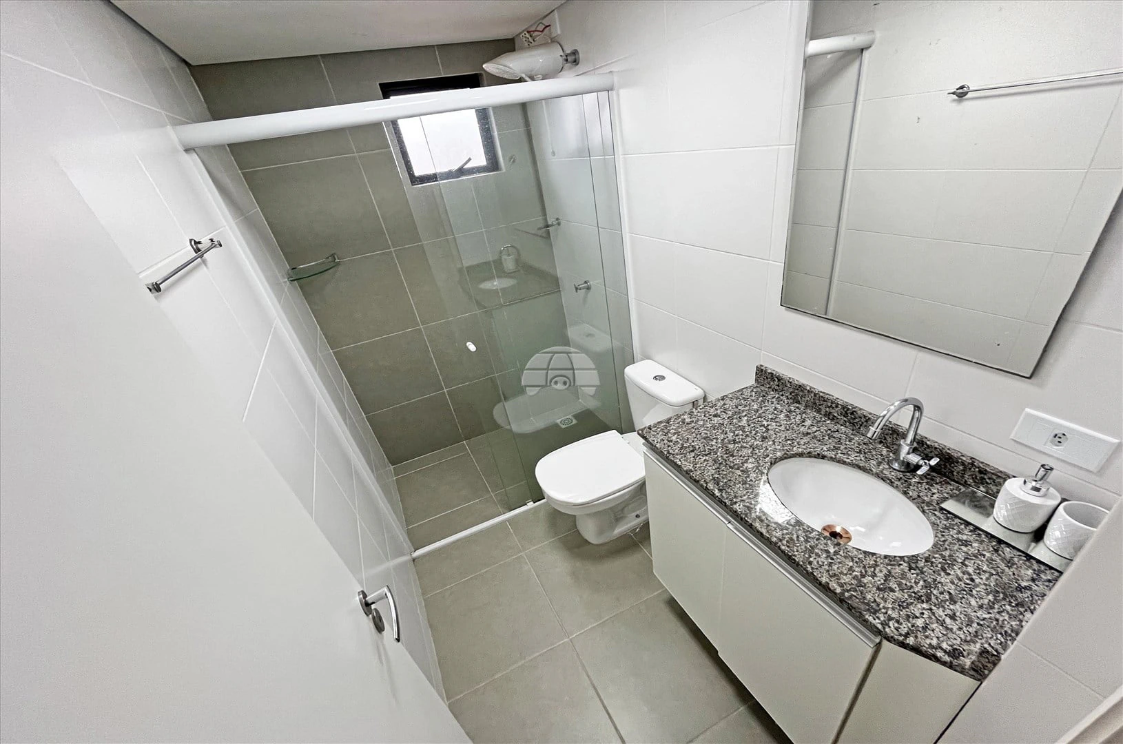 Departamento de 1 dormitorio con piso de madera o laminado — photo 9