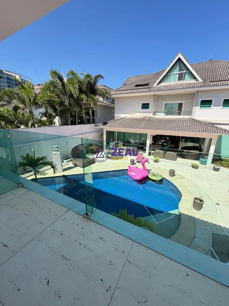House with enclosed balcony and built-in grill — photo 26