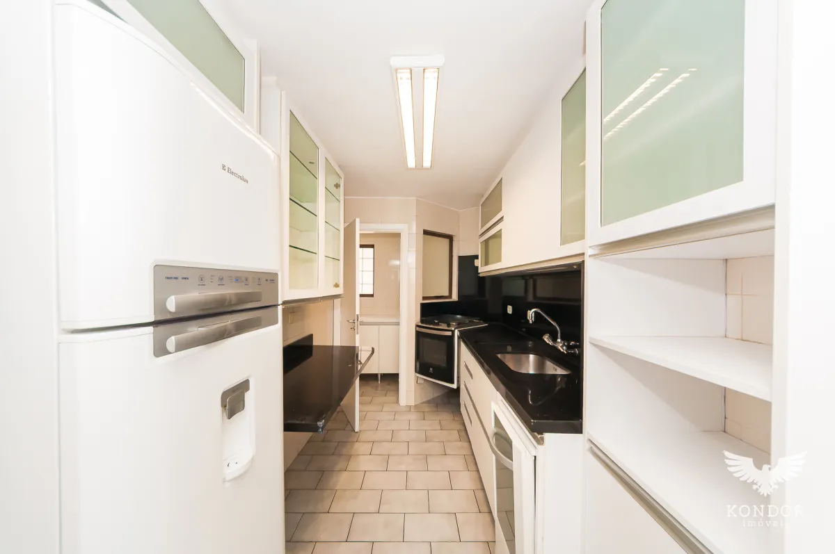 3-bedroom apartment with a balcony and 136 m² — photo 8
