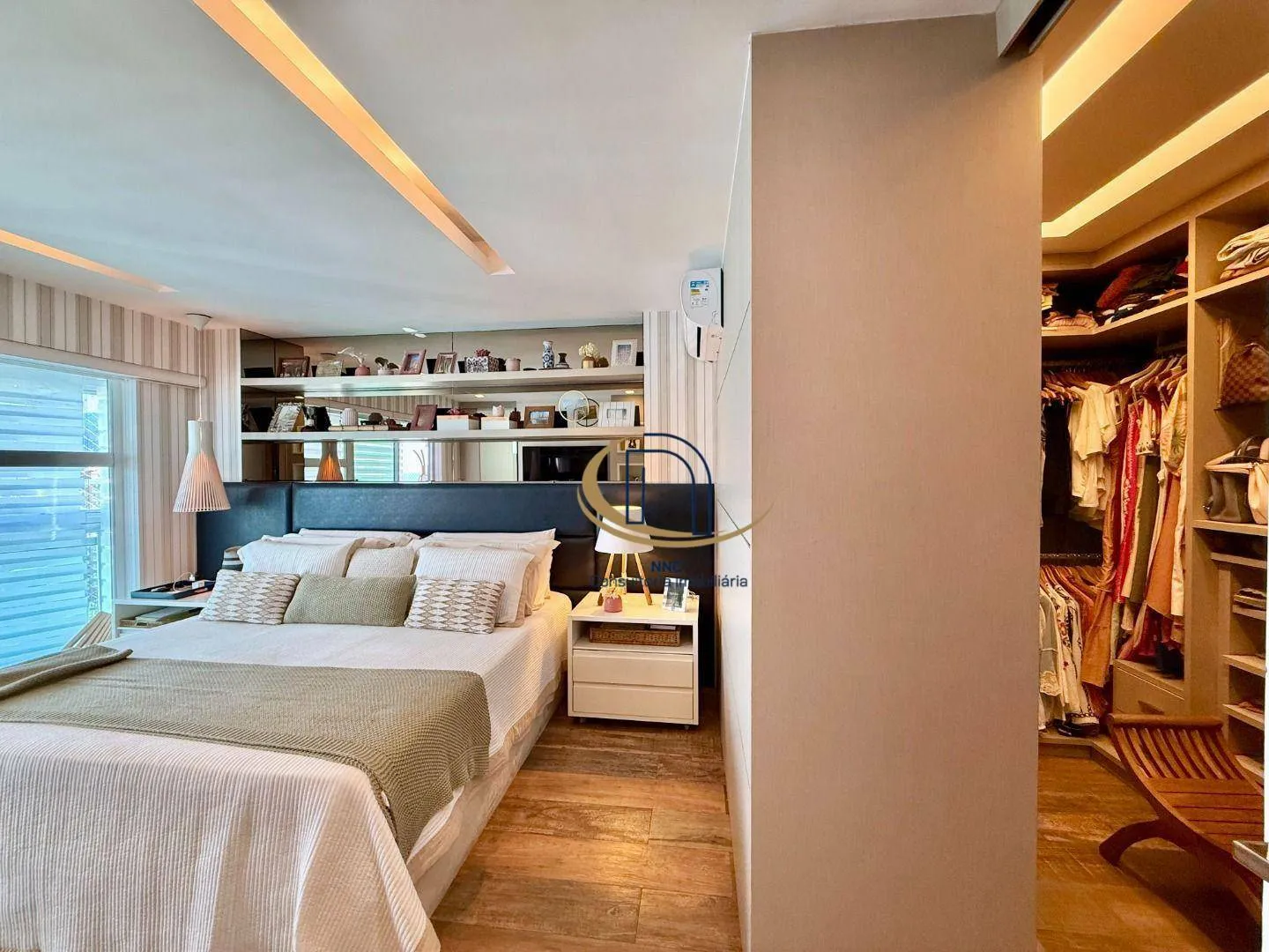 Front-facing penthouse with 215 m² and 4 bedrooms — photo 24