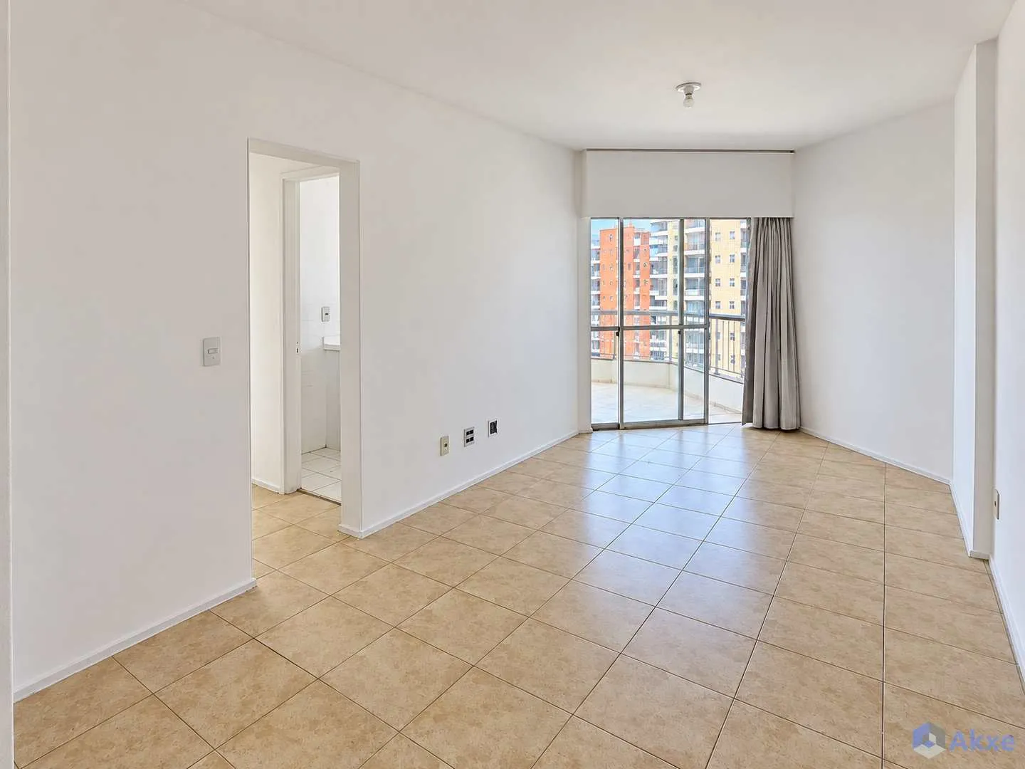 Apartment on the 13th floor with a water view — photo 5