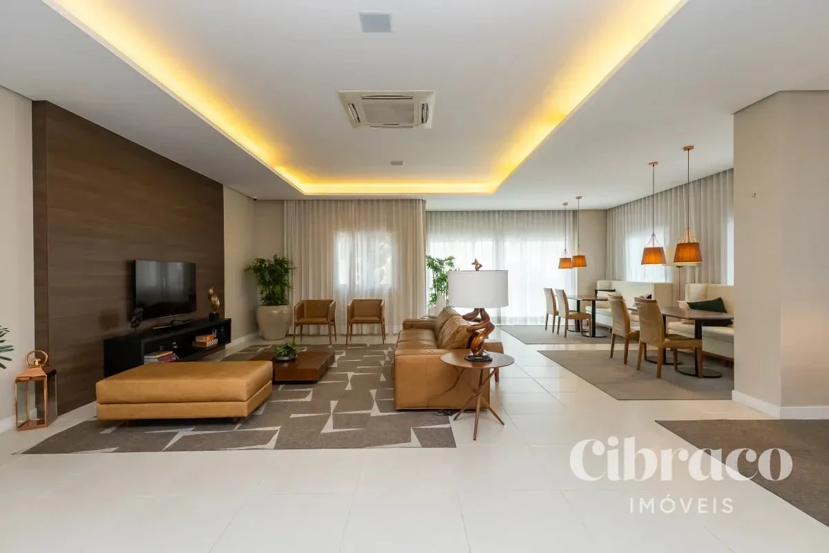 Balcony with a grill in a 2-bedroom apartment, 71 m² — photo 50