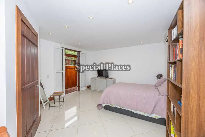 Furnished house with 5 bedrooms and 5 bathrooms plus balcony — photo 13