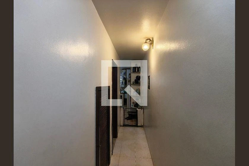 Furnished 240 m² house with 5 bedrooms and 5 bathrooms — photo 46