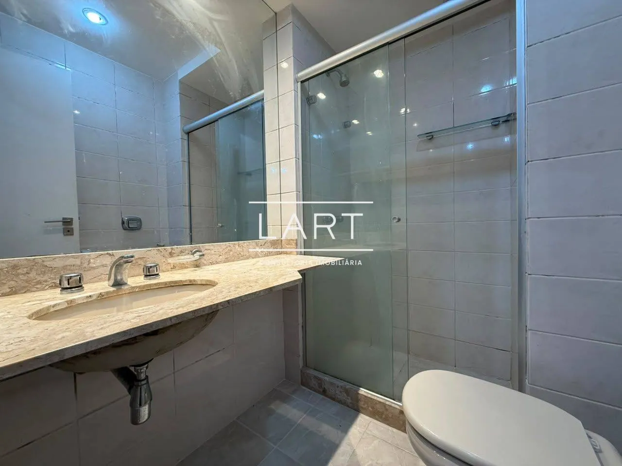 Apartamento de 3 quartos em condomínio com piscina — photo 26
