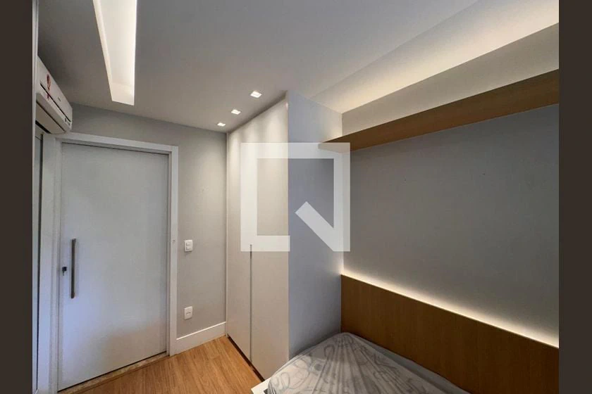 Floor-to-ceiling windows in a 3-bedroom apartment, 90 m² — photo 19