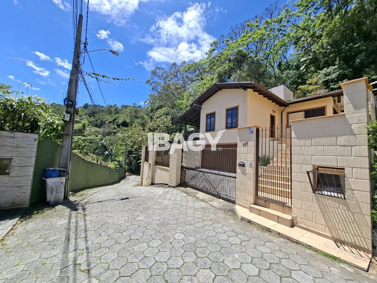 One-bedroom house with a mountain view in Florianópolis — photo 10